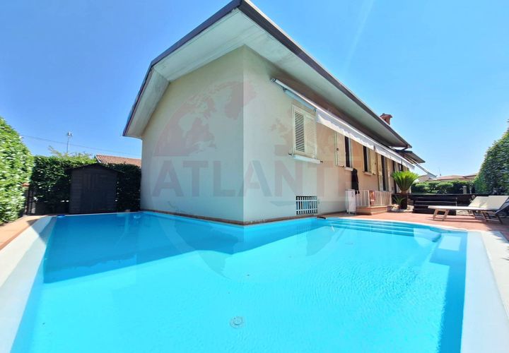 Villa i Chiari, Brescia, Chiari - € 590.000 | Ref: Chiari590 - foto 1