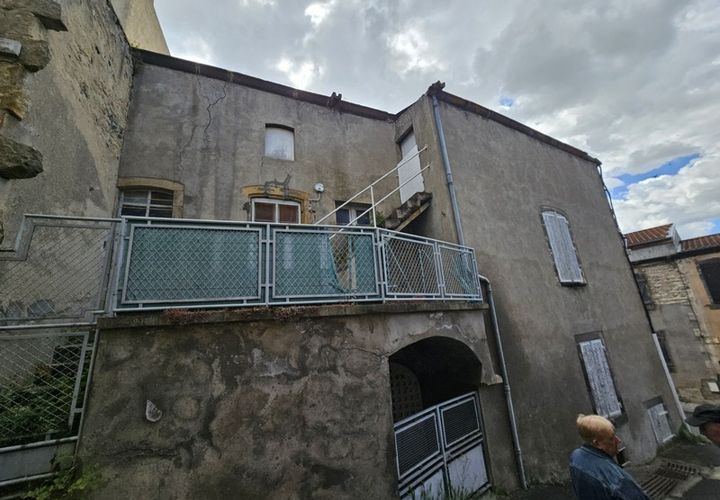 Villa a Veyre-Monton, Puy-de-Dome, Veyre-Monton - € 50.000 | Ref: 830035293690 - foto 1