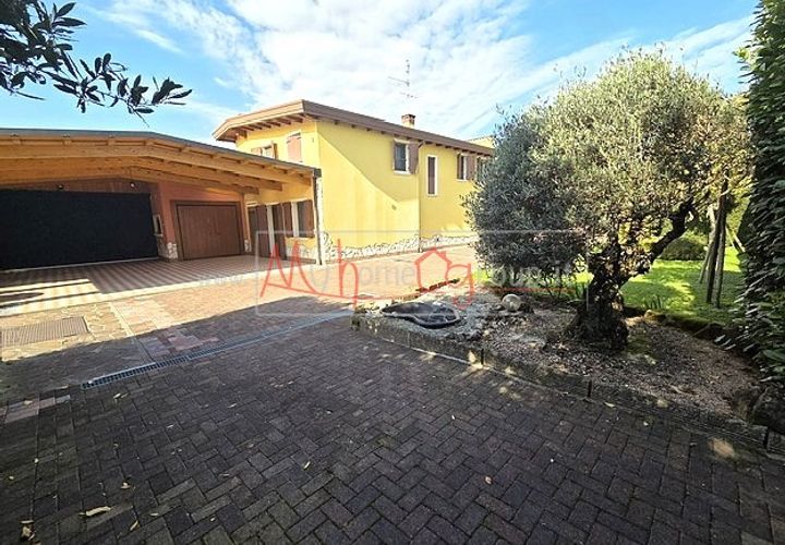 Villa i Selvazzano Dentro, Padua, Selvazzano Dentro - € 360.000 | Ref: V027-S - foto 1