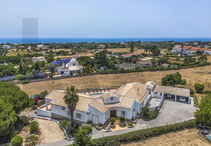 Villa i Carvoeiro, Faro, Carvoeiro - € 1.400.000 | Ref: KWPT-032875 - foto 1