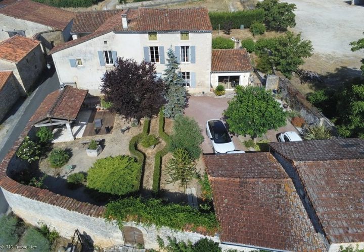 Villa i Verteuil-sur-Charente, Charente, Verteuil-sur-Charente - € 315.785 | Ref: r7523 - foto 1