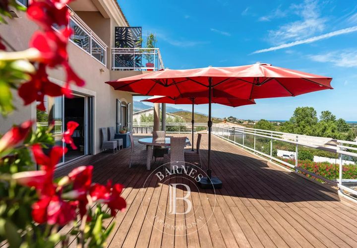 Villa em Biguglia, Haute-Corse, Biguglia - € 1.800.000 | Ref: RV2227 - foto 1