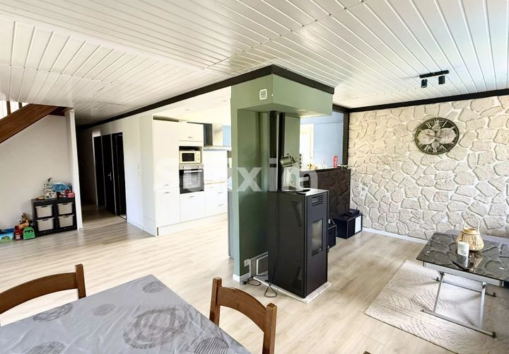 Villa i Chapois, Jura, Chapois - € 199 000 | Ref: 70833FV - foto 1