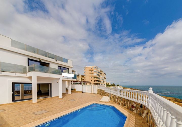 Villa i Torrevieja, Alicante, Torrevieja - € 990.000 | Ref: DLS0701 - foto 1