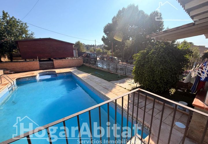 Villa i Chiva, Valencia, Chiva - € 450 000 | Ref: 040RGU450.FPV-A/3716 - foto 1