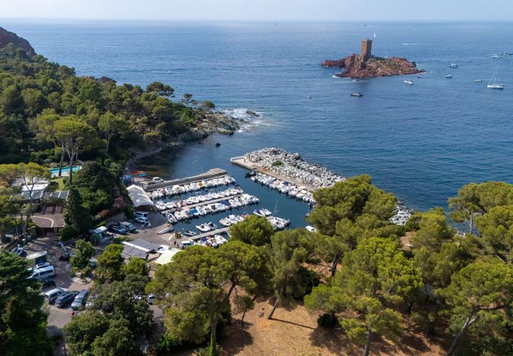 Helårsgrund i Saint-Raphael, Var, Saint-Raphael - € 11.000.000 | Ref: HH-16223234 - foto 1