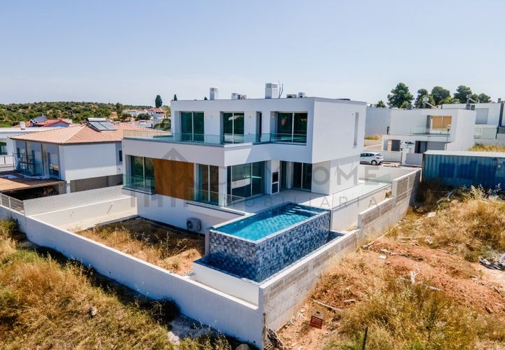 Villa a Estombar, Faro, Estombar - € 1.200.000 | Ref: City-26-54C - foto 1