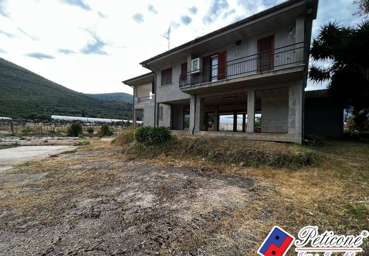Villa a Fondi, Latina, Fondi - € 200.000 | Ref: F2246RM - foto 1