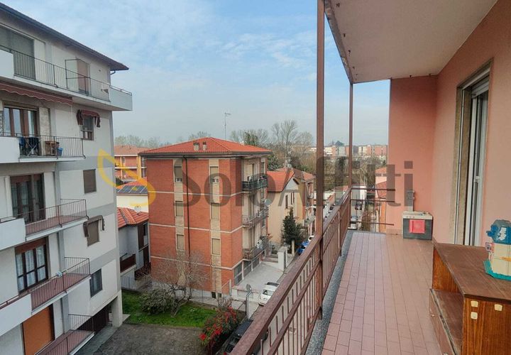 Apartament a Pavia, Pavia, Pavia - € 1.200/mes | Ref: AB001827 - foto 1