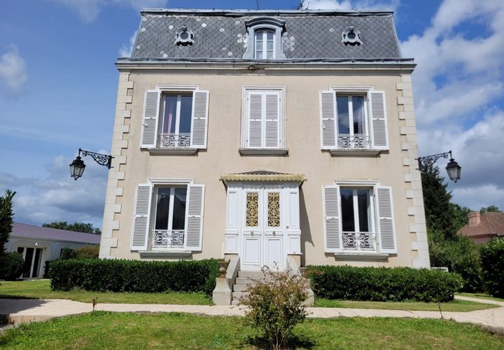 Villa i Alencon, Orne, Alencon - € 325.000 | Ref: 5448DC8ED8F24E35 - foto 1