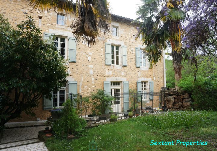 Villa en Nontron, Dordogne, Nontron - € 675.000 | Ref: 7776DFE6AA494E69 - photo 1