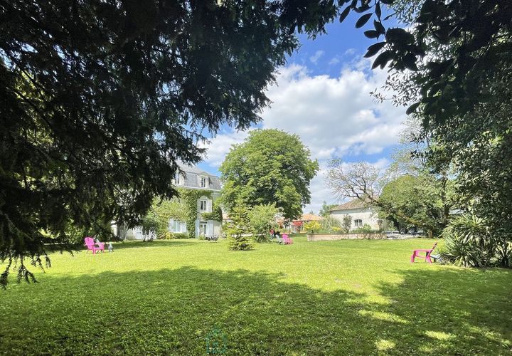 Villa a Val-de-Cognac, Charente, Val-de-Cognac - € 892.500 | Ref: 8F744A7BBF2C4210 - foto 1