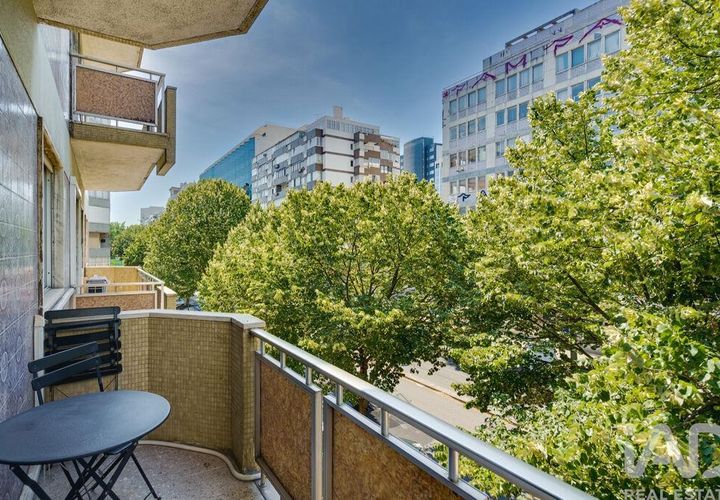 Apartament a Lisbon, Lisbon, Lisbon - € 1.700/mes | Ref: 165885 - foto 1
