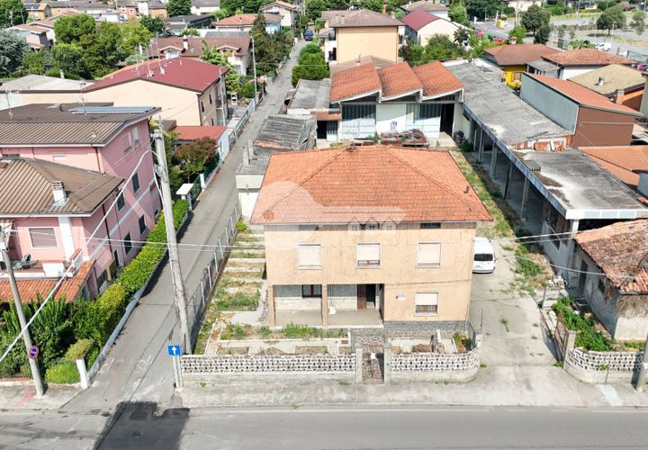 Villa i Gottolengo, Brescia, Gottolengo - € 150.000 | Ref: 6415062020-1452 - foto 1