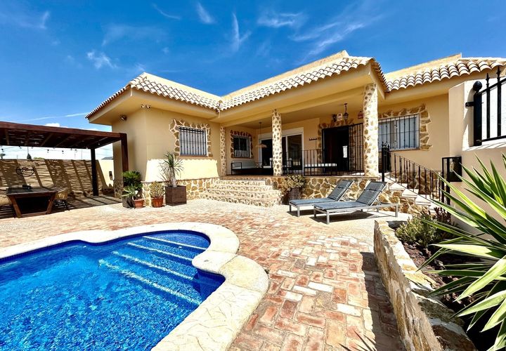 Villa i La Zenia, Alicante, La Zenia - € 840.000 | Ref: 787864 - foto 1