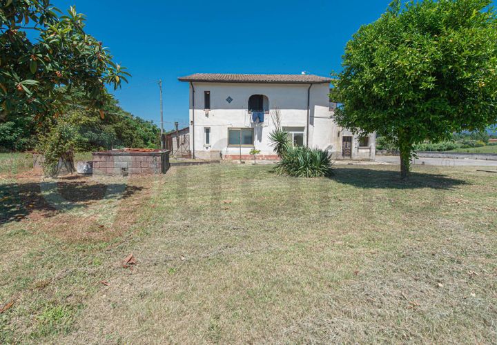 Villa i Pontecorvo, Frosinone, Pontecorvo - € 140.000 | Ref: AC99-149-1774 - foto 1