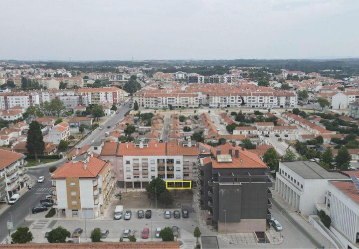 Erhvervsejendom i Entroncamento, Santarem, Entroncamento - € 120.990 | Ref: C0289-02044 - foto 1