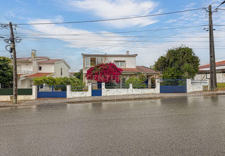 Villa i Caldas da Rainha, Leiria, Caldas da Rainha - € 394.000 | Ref: C0364-06145 - foto 1