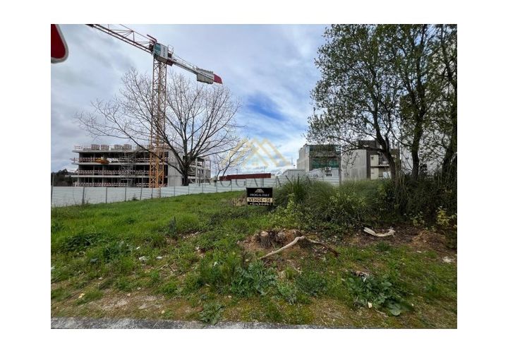 Helårsgrund i Pedroso, Porto, Pedroso - € 37.500 | Ref: X110 - foto 1