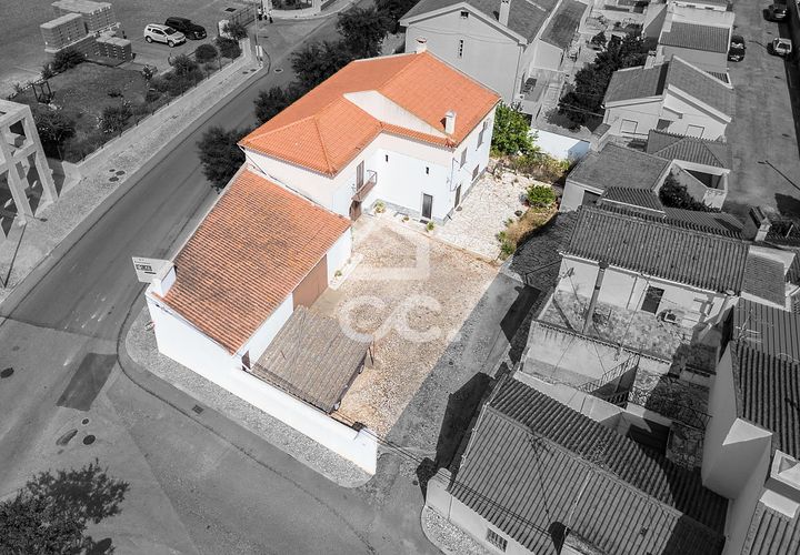 Villa - Borba, Evora, Borba - € 400 000 | Réf : 318/M/03845 - photo 1