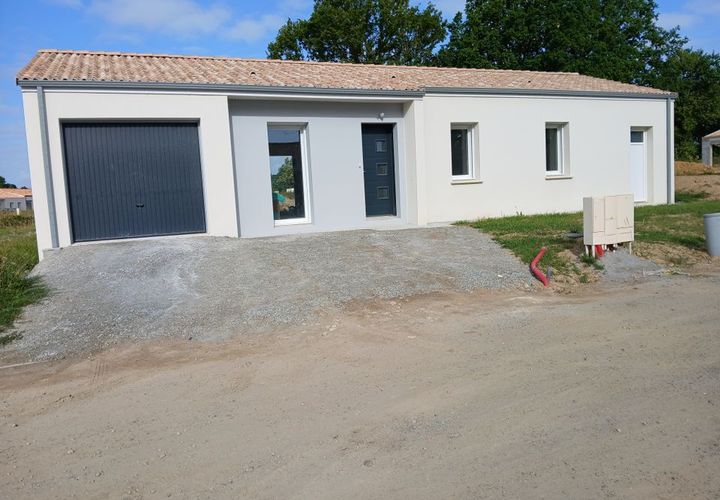 Villa a La Roche-sur-Yon, Vendee, La Roche-sur-Yon - € 1.200/mes | Ref: 895773 - foto 1