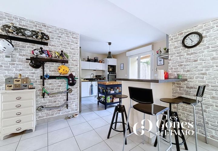 Dupleks i Craponne, Rhone, Craponne - € 375 000 | Ref: getkey_u_538376783 - foto 1