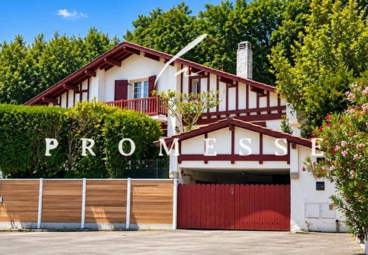 Villa i Bidart, Pyrenees-Atlantiques, Bidart - € 1.850.000 | Ref: getkey_11276 - foto 1