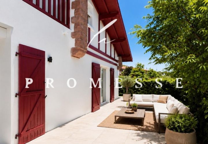 Villa in Bidart, Pyrenees-Atlantiques, Bidart - € 1.750.000 | Ref: getkey_11285 - foto 1