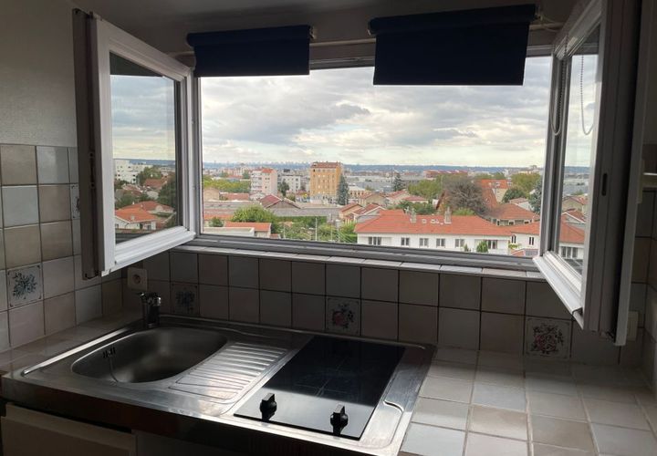 Studio in Bron, Rhone, Bron - € 525/month | Ref: 62330 - photo 1