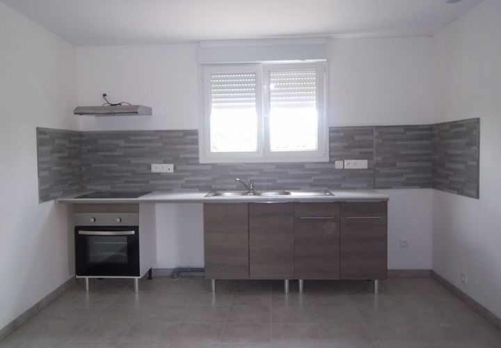 Villa a Taillebourg, Charente-Maritime, Taillebourg - € 965/mes | Ref: 888903 - foto 1