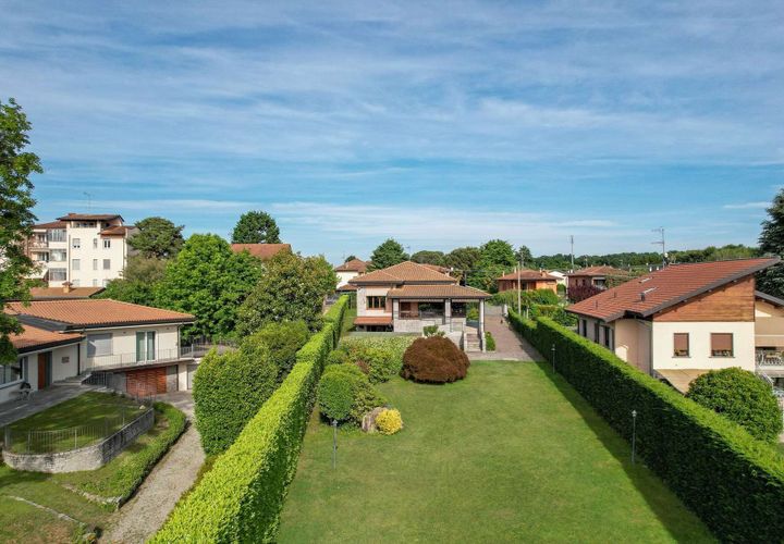 Villa en Ispra, Varese, Ispra - € 1.150.000 | Ref: ILV92951-1379862 - photo 1