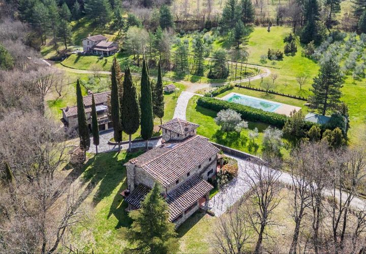 Farm hus i Chiusi della Verna, Arezzo, Chiusi della Verna - € 1.400.000 | Ref: ILV92654-1393617 - foto 1