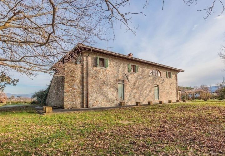 Farm hus i Serrapetrona, Macerata, Serrapetrona - € 700.000 | Ref: ILV93026-1401472 - foto 1