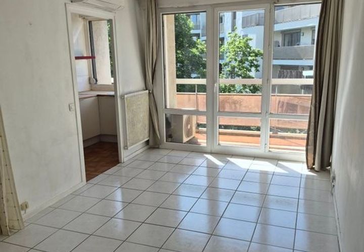 Studio in Bron, Rhone, Bron - € 700/month | Ref: 887416 - photo 1