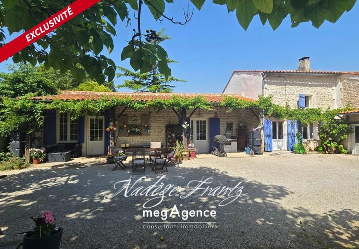 Herregård i Essouvert, Charente-Maritime, Essouvert - € 274 900 | Ref: 204328 - foto 1