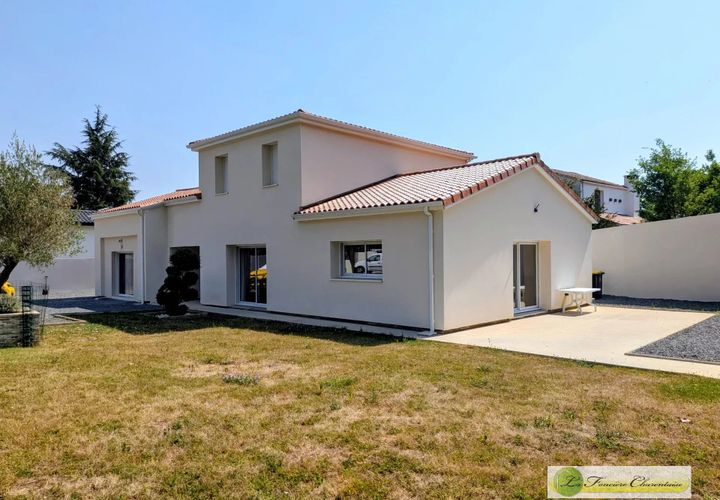 Villa i Angouleme, Charente, Angouleme - € 325.500 | Ref: 8020 - foto 1