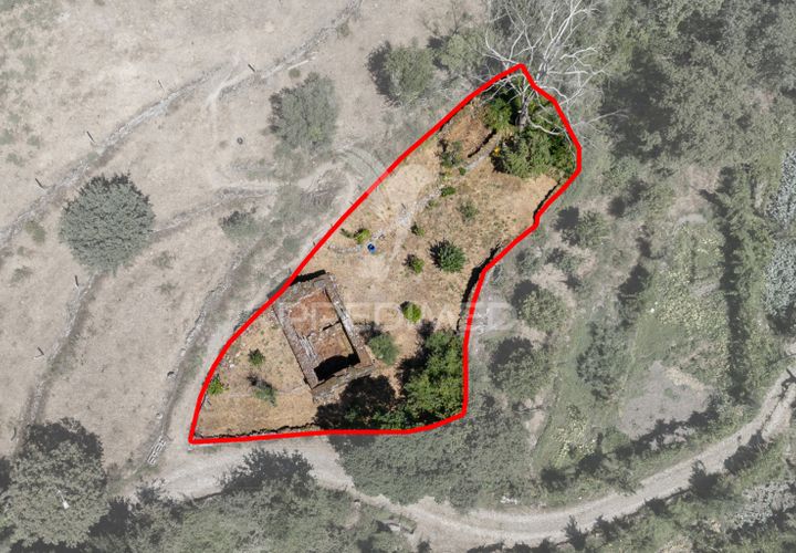 Ruin i Terras de Bouro, Braga, Terras de Bouro - € 48 000 | Ref: 054170 - foto 1