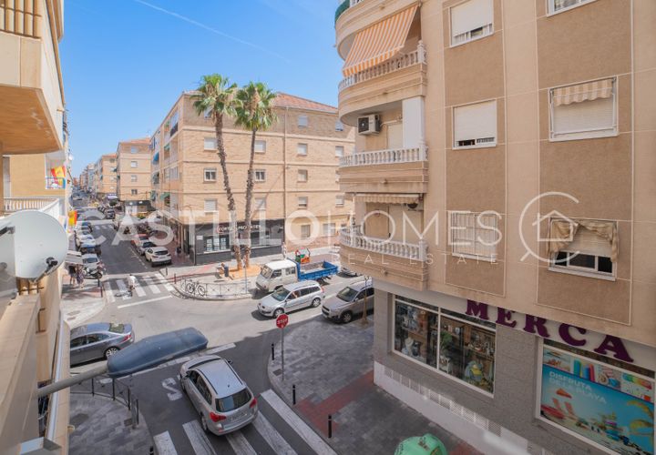 Lejlighed i Torrevieja, Alicante, Torrevieja - € 220.000 | Ref: C-79423 - foto 1