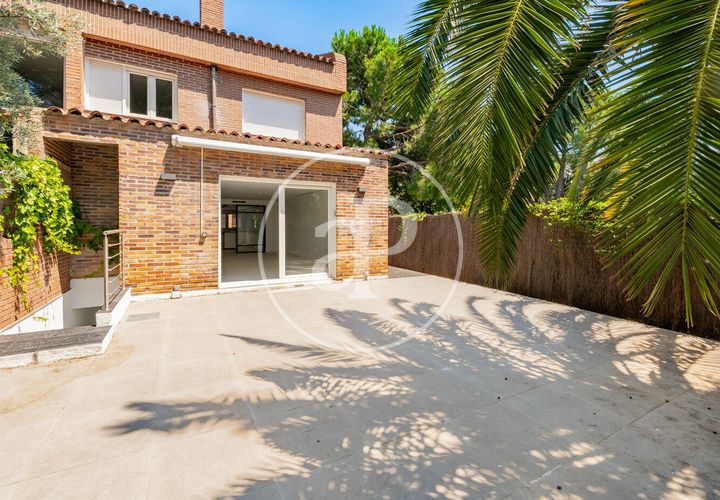 Villa i La Moraleja, Madrid, La Moraleja - € 1.850.000 | Ref: VMN2607002 - foto 1
