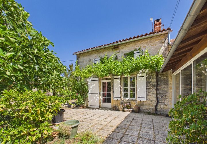 Villa a Saint-Front, Charente, Saint-Front - € 265.000 | Ref: BVI82308 - foto 1