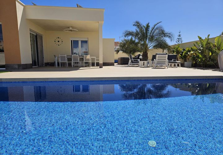 Villa i Torrevieja, Alicante, Torrevieja - € 780.000 | Ref: MLSC6979857 - foto 1