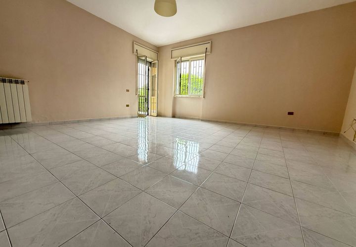 Apartament a Caserta, Caserta, Caserta - € 650/mes | Ref: 5F10 - foto 1