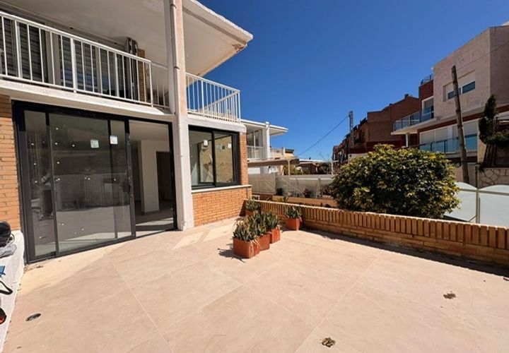 Bungalou a Alicante, Alicante, Alicante - € 2.200/mes | Ref: BGA2620 - foto 1