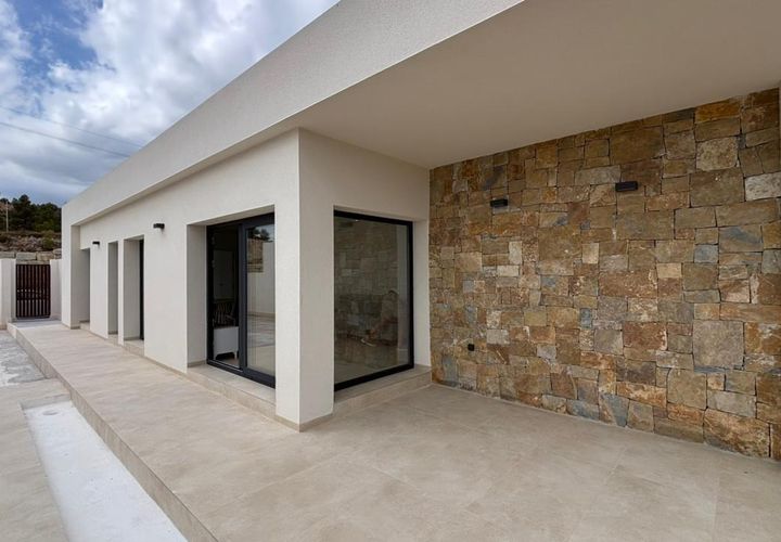 Villa a Finestrat, Alicante, Finestrat - € 2.700/mes | Ref: ALQF100/6084 - foto 1