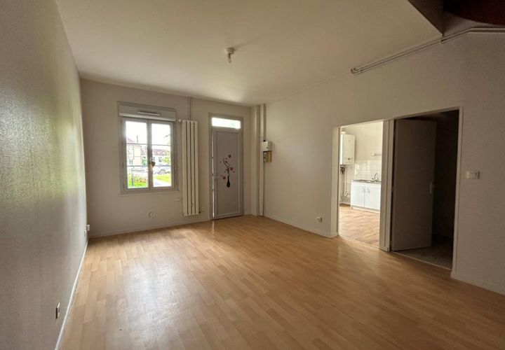 Apartament a Cheny, Yonne, Cheny - € 491/mes | Ref: 05802000010000100009 - foto 1