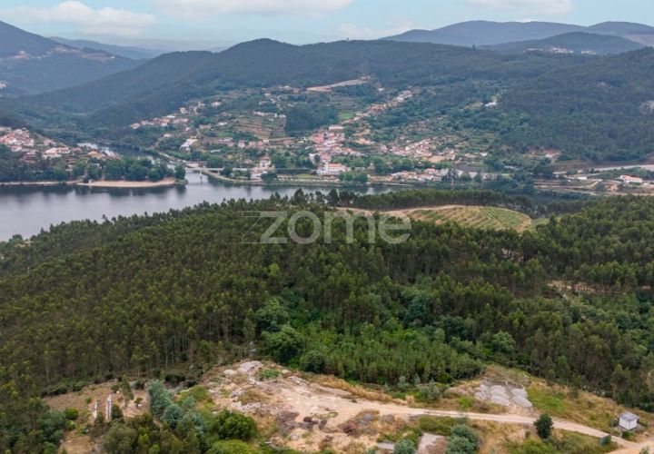 Helårsgrund i Melres e Medas, Porto, Melres e Medas - € 325.000 | Ref: ZMPT590741 - foto 1