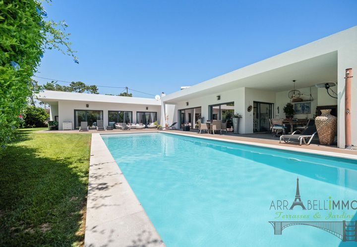 Villa i Corroios, Setubal, Corroios - € 1 490 000 | Ref: AM160 - foto 1