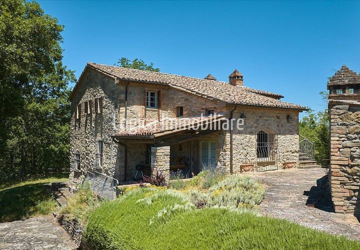 Farm hus i Montone, Perugia, Montone - € 1.100.000 | Ref: CA634 - foto 1