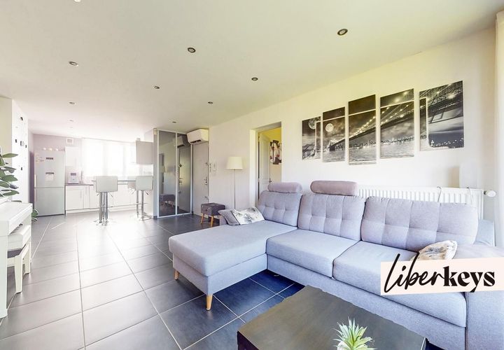 Apartamento en Bron, Rhone, Bron - € 187.000 | Ref: DOM33969 - photo 1