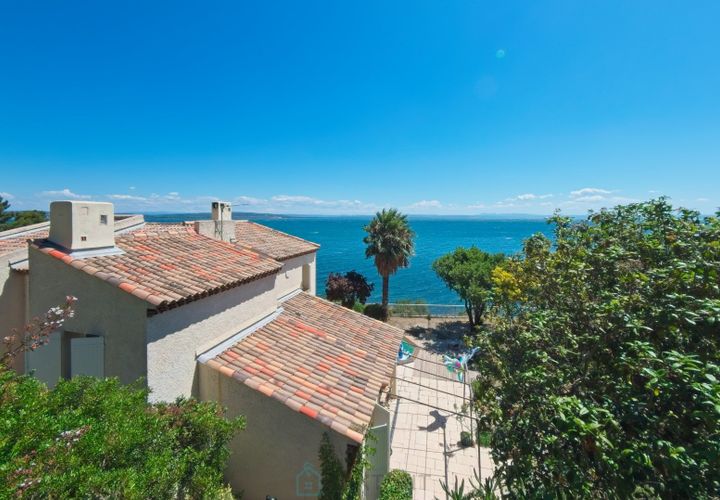 Villa en Istres, Bouches-du-Rhone, Istres - € 990.000 | Ref: A8890F08679A41A7 - photo 1